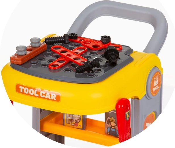 Plan de travail et rangement organisé