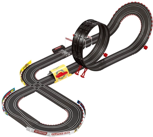 Piste d’action avec boucle et obstacles