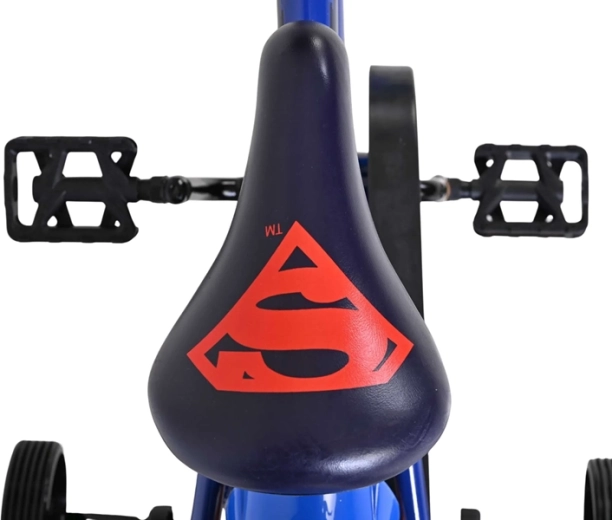 Comfort saddle with the iconic Superman emblem