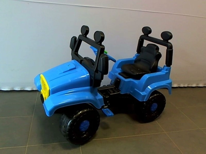 Terrein trapauto met pedalen 43409