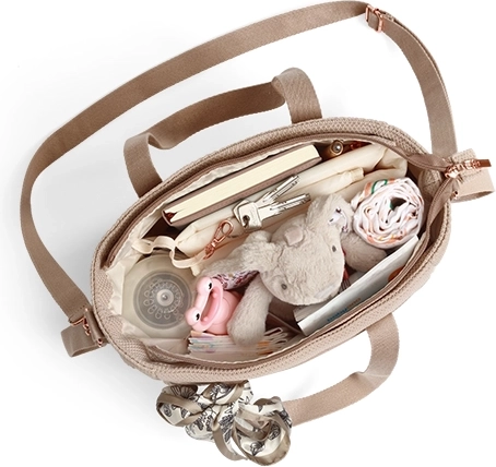 Thoughtful organization with 9 pockets