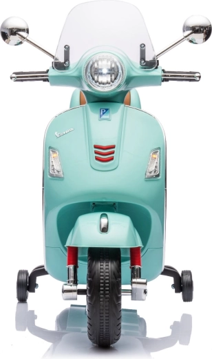 Design réaliste avec feux LED et rétroviseurs