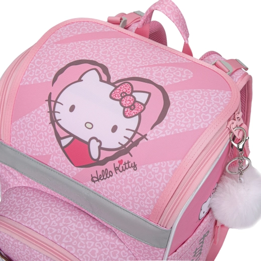 Safer on the way to school: reflective elements and quality zippers