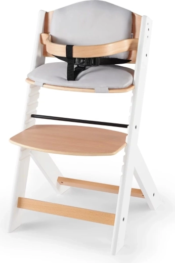 Comfort for meals and play thanks to padding and ergonomics