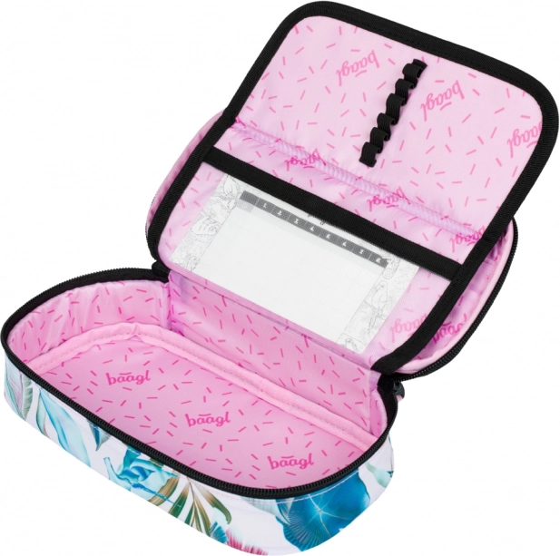 Perfect organization of school supplies