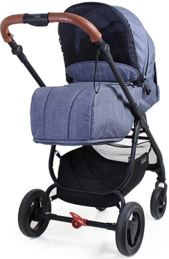 Large wheels and effortless handling