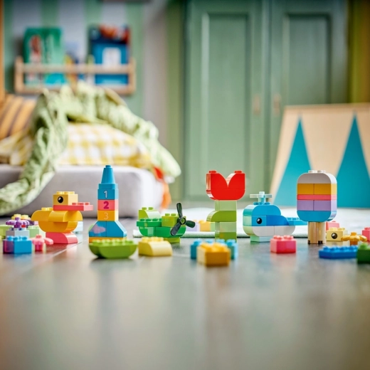 Endless building with 80 pieces