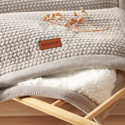 Double-layer warmth and cloud-like comfort