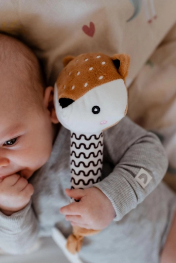 Gentle squeaker for auditory development