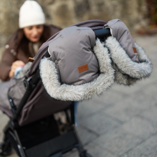 Stroller mittens for warm hands without compromises
