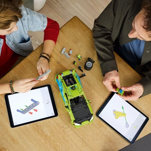 Step-by-step building, even together in the app