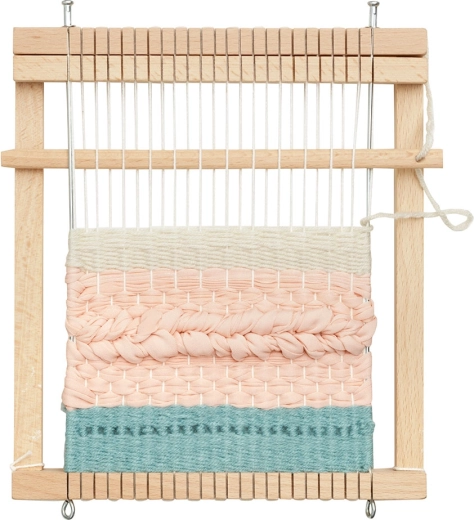 Compact weaving loom for little makers