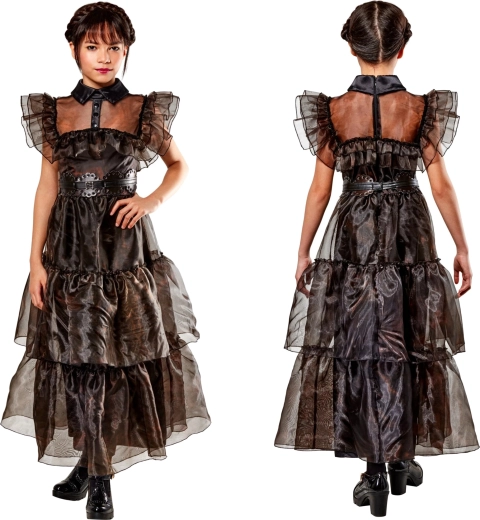 Dramatic gothic look