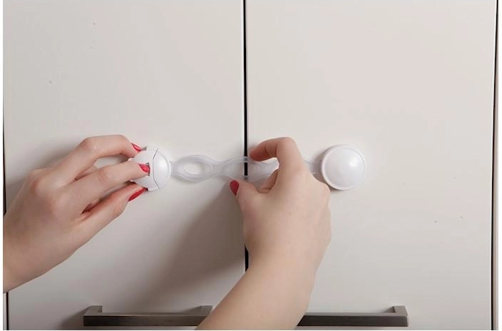 Installation adhésive rapide sans outils