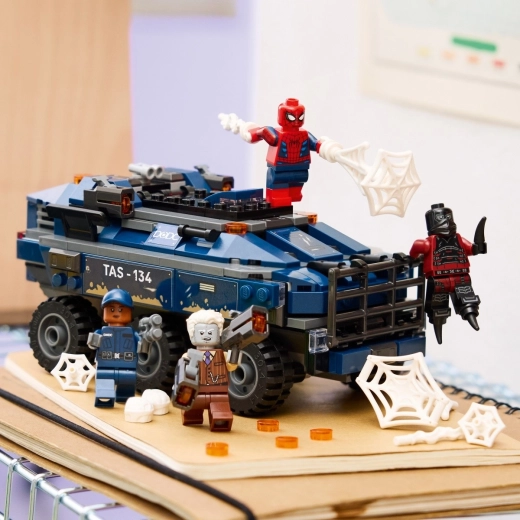4 minifigurines et accessoires pour des histoires Marvel