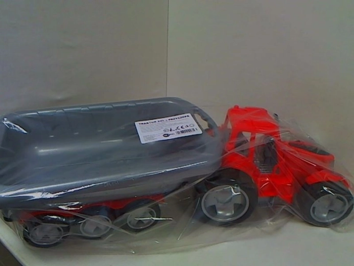 Tracteur XXL avec remorque