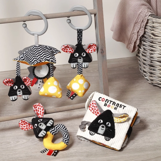 High-contrast design for the first months