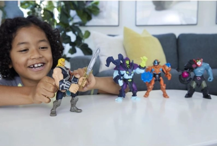 Articulations mobiles pour des poses de combat