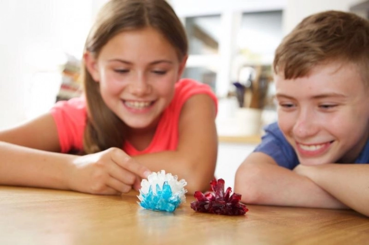 MAC TOYS groeiende kristallen – experimentele set voor kinderen (14+)