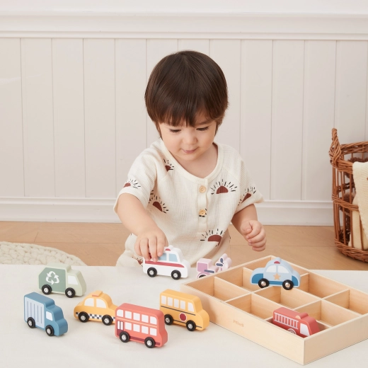 Smooth wooden finish for small hands