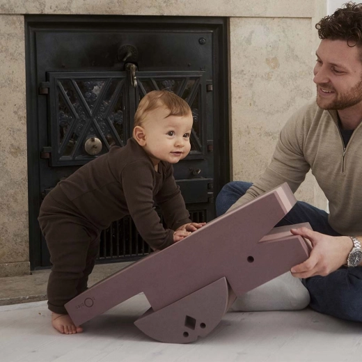 A balancing toy that grows with your child