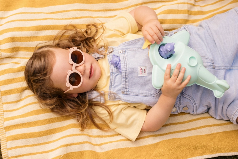 Safe, easy-to-clean recycled material