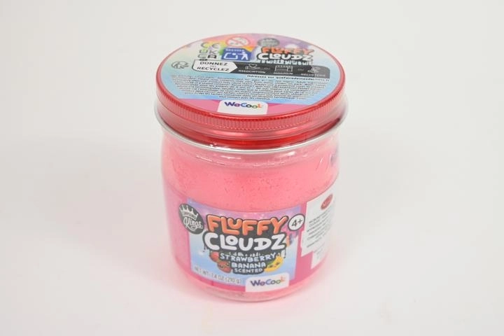 Wecool Fluffycloudz fluffy modeling compound with banana and strawberry scent