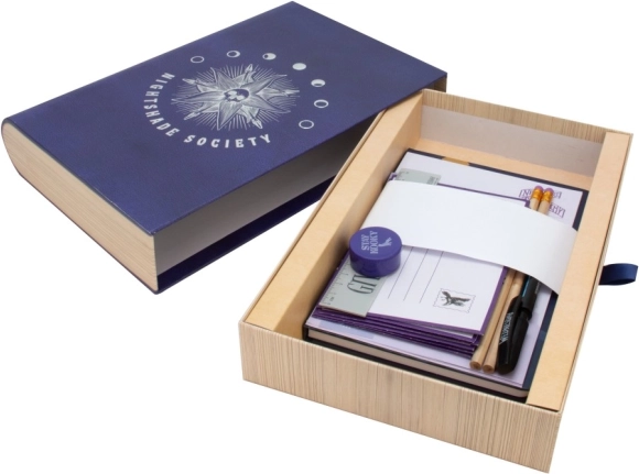 Coffret cadeau Wednesday avec souvenirs