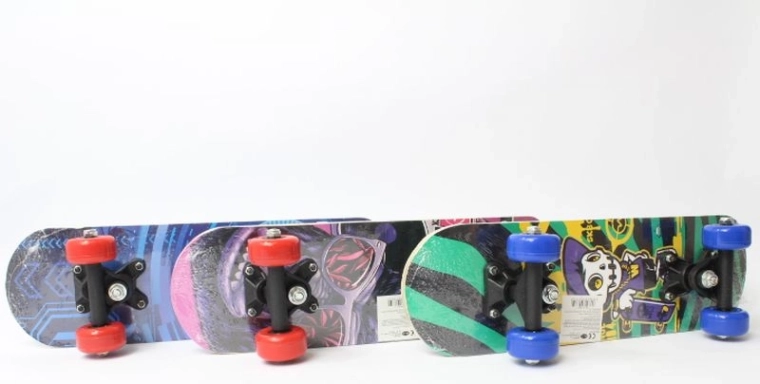 Wooden skateboard 43 cm for kids and beginners