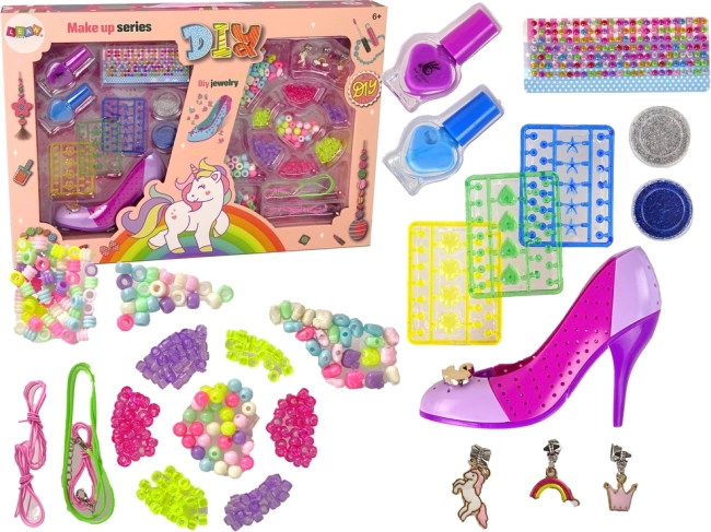 Kleurrijke set voor nagels en sieraden