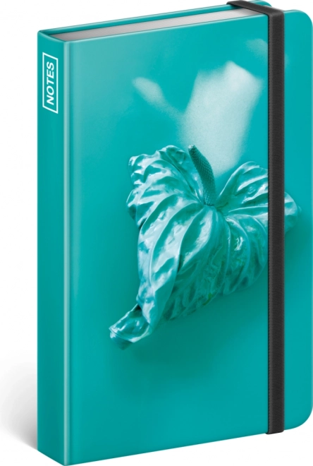 Elegant gelinieerd notitieboek met hartmotief van Andrea Katonová