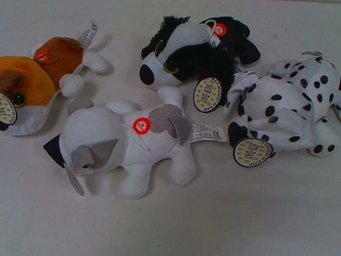 Plush puppy with sound 15 cm (6 types)