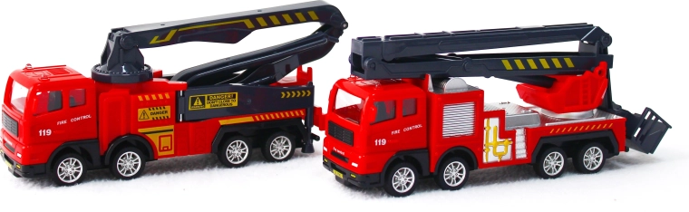 Camion de pompiers avec bras d’extinction rotatif