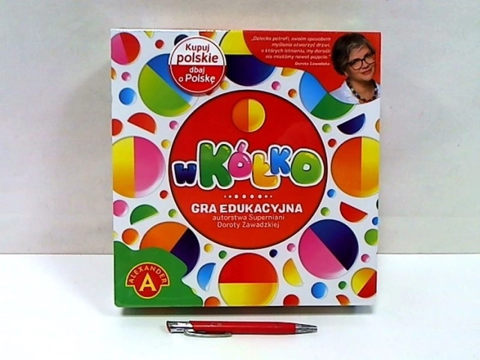 W kółko – jeu éducatif avec des jetons colorés pour les tout-petits