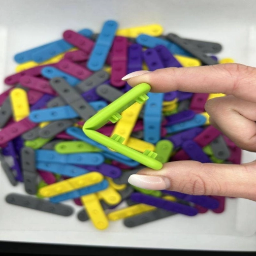 Flexible, easy-to-connect pieces