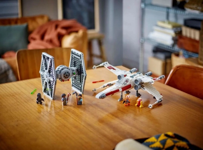 Actionreiches Spiel mit Shootern und öffnenden Cockpits