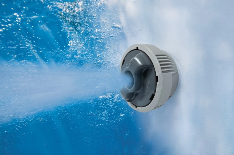 140 AirJet nozzles for a relaxing massage