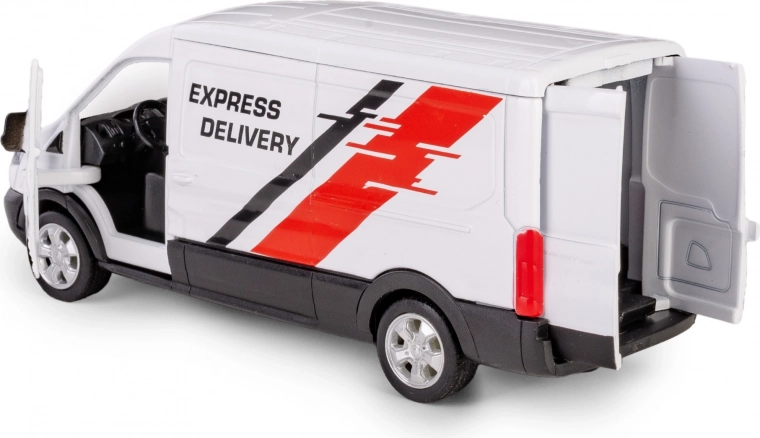 Openende voordeuren en gedetailleerd interieur