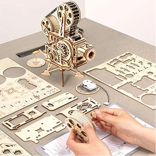 RoboTime 3D houten mechanische puzzel Filmprojector