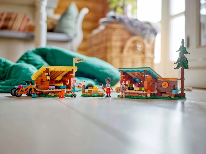 LEGO Friends 42624 Gezellige hutjes op het avonturenkamp