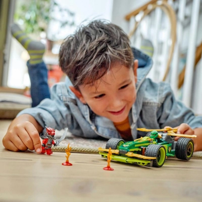 LEGO Ninjago racewagen van Lloyd met pull-back aandrijving
