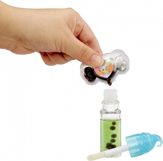 Practical bottle with applicator