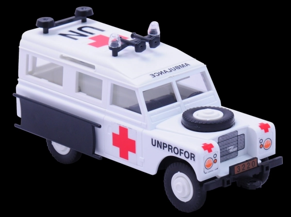 Bouwset Monti System MS 35 Unprofor Ambulance Land Rover 1:35 in doos 22x15x6cm