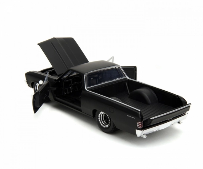 Detailed interior and engine