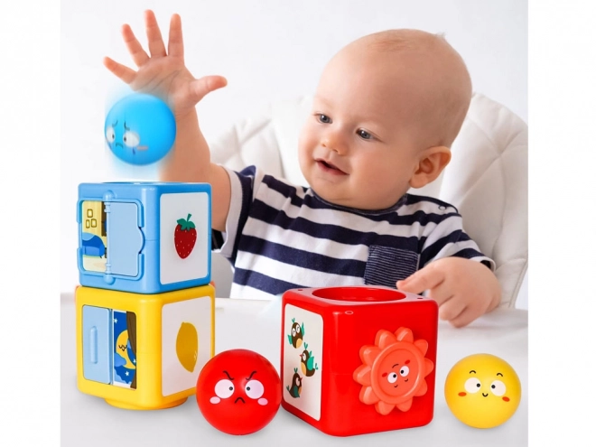 Bunte Bauklötze und Sortierturm für Kinder