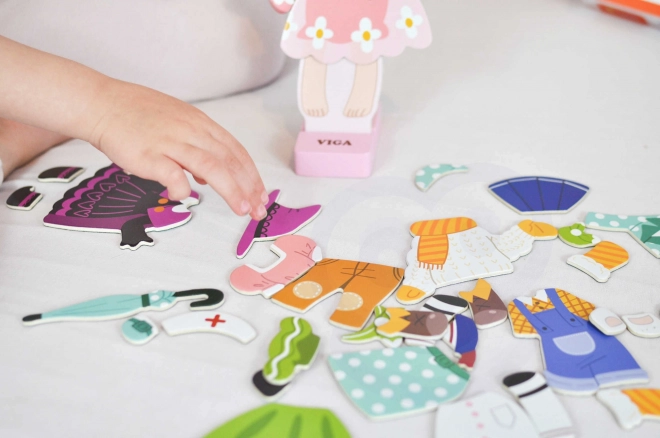 Houten magnetische aankleedpop - meisje