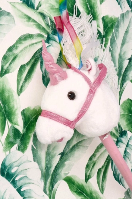 Rijdende eenhoorn op stok Rosa