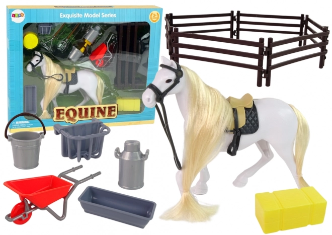 Pferdefigur mit kämmbarer Mähne und Zubehör