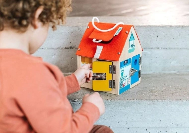 Lilliputiens – houten huisje met sloten