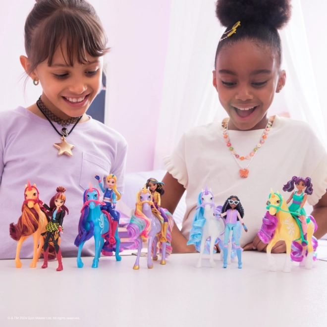 Beeldjes Ava en Leaf van Unicorn Academy